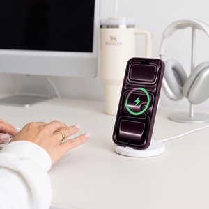 Tech-Protect MagPeak MagSafe CC maciņš, paredzēts iPhone 18 Pro Max / 17 Pro Max, matēts tumšā ķiršu krāsā