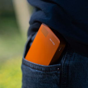 Blavec portatīvais lādētājs 10000mAh BJ-04 Slim 13,5mm - Type C - 22,5W magnētisks Magsafe 3 in 1 (PBBJ04-MC10O) oranžs stikls