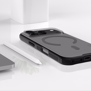Nillkin Super Frosted Shield Pro Чехол совместимый с MagSafe для iPhone 17 Pro - прозрачный чёрный