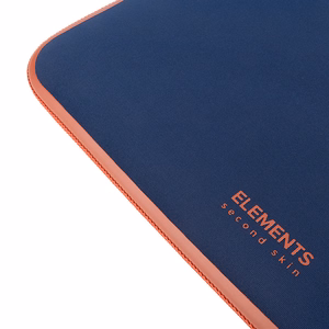 Zils Tucano Elements 2 4 mm neoprēna apvalks MacBook Air 13 collu (2018–2024), MacBook Pro 13 collu (2016–2022) un 12 collu klēpjdatoriem