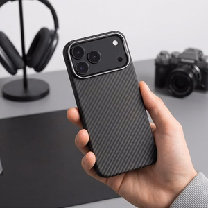 Tech-Protect Ion Carbon MagSafe vāciņš iPhone 18 Pro Max / 17 Pro Max – melns un sudrabains