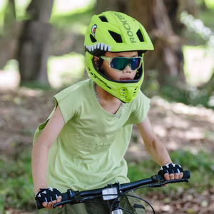Rockbros TT-32003 haizivs dizaina bērnu velo ķivere ar noņemamu žokļa aizsargu, izmērs S (48-52) - zaļa