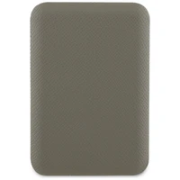 Guess Grained Triangle portatvais ladetajs ar MagSafe 5000mAh 15W USB-C - bruns