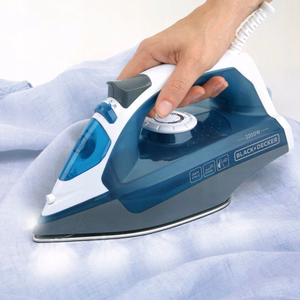 BLACK+DECKER BXIR2200E – tvaika gludeklis, 2200 W (ES9180070B)