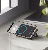 Wozinsky WLWP-10KA0Y3S 22.5W PD Qi2 10000 mAh Portatīvais lādētājs ar statīvu - melns