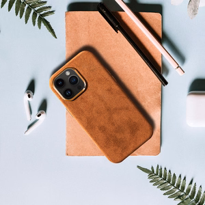 Alcane Magnētiskais viedtālruņa apvalks iPhone 14 Pro brūns
