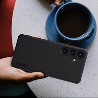 Nillkin Super Frosted Shield Pro bruņots viedtālruņa apvalks Samsung Galaxy S24+ - sarkans