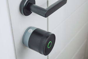 Yale Linus Smart Lock L2 Lite - smart door lock Black