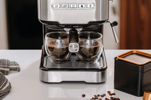 Pusautomātiskais kafijas automāts TEESA AROMA 450
