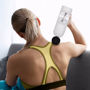 REBEL ACTIVE masāžas pistole ar 8 uzgaļiem, balta