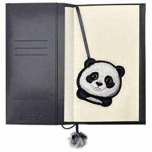 NIMMY komplekts 2in1 piezīmju grāmata + pildspalva BIG EYED PET 2.0 Panda, melnā krāsā