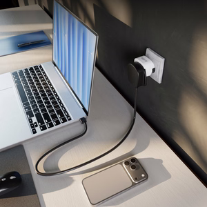 Adapteris no CH sienas kontaktdakšas uz universālo kontaktdakšu