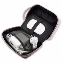 Guess Soma GUHBP4RPSP Organizer rozā/rozā 4G Printed Stripes