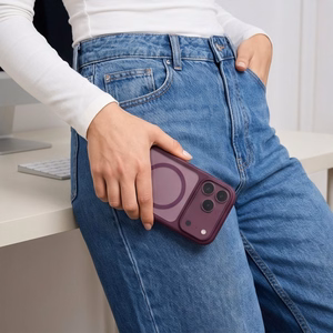 Tech-Protect MagOne CC MagSafe maciņš ar 2 rūdītiem stikliem, paredzēts iPhone 18 Pro / 17 Pro, caurspīdīgs bordo