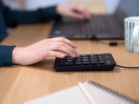 Trust 22221 ciparu tastatūra USB melna