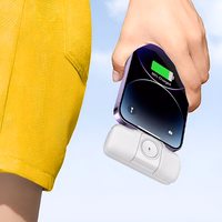 Wozinsky WF16-YCS 5000mAh 15W USB-C mini portatīvais lādētājs ar iebūvētu USB-C kabeli un Apple Watch lādētāju - balta