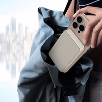 Blavec Portatīvais lādētājs 10000mAh BJ-04 Plāns 13,5mm - Type C - 22,5W magnētiskā Magsafe 3 in 1 (PBBJ04-MC10GD) zelta stikls