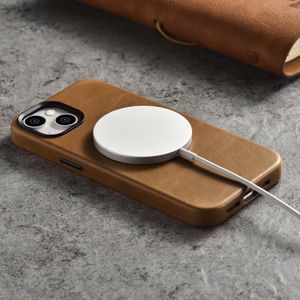 iCarer Oil Wax Premium ādas apvalks iPhone 14 Plus Magnētiskais ādas apvalks ar MagSafe Brūns (WMI14220703-TN)