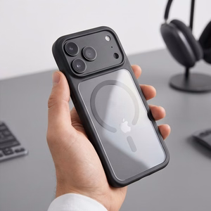 Tech-Protect MagOne CC MagSafe maciņš ar 2 rūdītiem stikliem, paredzēts iPhone 18 Pro / 17 Pro, caurspīdīgs melns