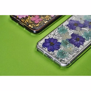 Puro Glam Hippie Chic vāciņš ierīcei iPhone XR, ar īstām zaļām ziedlapiņām