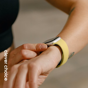 Crong Liquid siksniņa Apple Watch 38 / 40 / 41 / 42 mm, salmu dzeltens