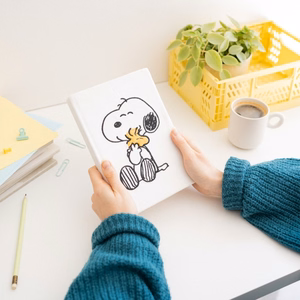 Snoopy Lazy Days A5 piezīmju grāmatiņa ar plīša vāku
