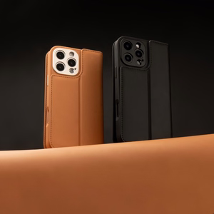 Moshi Overture MagSafe vāciņš ierīcei iPhone 16 Pro, ar noņemamu vegāniskās ādas maku, “Caramel Brown” krāsā