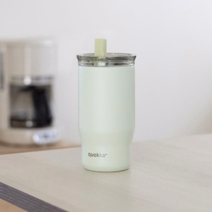 Quokka Mist nerūsējošā tērauda termokrūze ar salmiņu, 720 ml, Pasteļzaļa