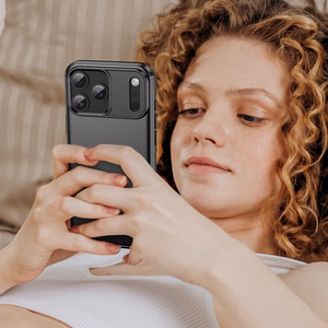 Carbon viedtālruņa apvalks iPhone 17 Pro - melns