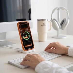 Tech-Protect Magmat MagSafe CC maciņš modelim iPhone 17 Pro Max / 18 Pro Max – oranžs un caurspīdīgs