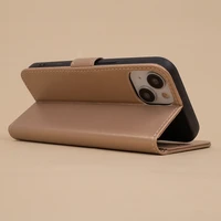 Smart Classic case for iPhone 16e / 17e gold