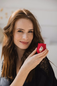 Beautifly Rose Glow Pleaser Self Love masāžas ierīce, sarkana