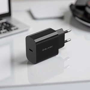 Blavec Sienas lādētājs BC-7 GaN4 - Type C - PD QC 45W 3A (TCBC7G4-CB453A) melns