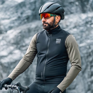 Rockbros TLMJ002 ROAD TO SKY siltināta vēja necaurlaidīga riteņbraukšanas veste, L izmērs – melna