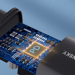 Wozinsky WGWCB USB-A USB-C 20W sienas lādētājs - melns