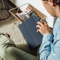 STM Dux Plus - Rugged maciņš iPad 11" (2025) / 10.9" (2022) MIL-STD-810G with Apple Pencil turētājs (melns) EDU/COM Version