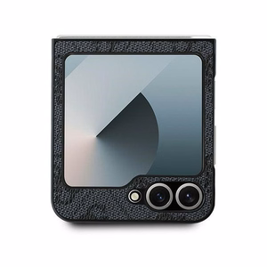 Guess Ādas 4G Metāla Logotips Viedtālruņa apvalks Samsung Galaxy Z Flip 6 - Melna