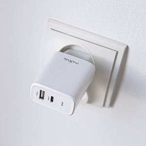 Maxlife MXTC-10-20AC PD QC lādētājs 1x USB-C 1x USB 20W balts
