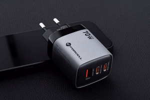 FORCELL F-ENERGY GaN III VT-37 ceļojuma lādētājs ar digitālo indikatoru 2 x Type C + USB A PD QC4.0 SAM SFC2.0 3,45A 70W pelēks