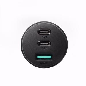 Joyroom automašīnas lādētājs 70W ar 3 pieslēgvietām: USB, 2 x USB-C melns (JR-CL26)