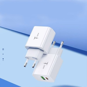 SIENAS LĀDĒTĀJS T-PHOX SPEEDY USB-C 20W/USB 18W PD QC + KABELIS LIGHTNING 1M BALTS