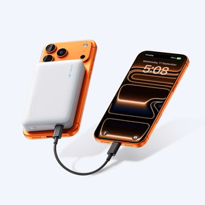 Cuktech WPB100N ārējais akumulators 10 000 mAh, 20 W, ar magnētisku stiprinājumu un statīvu – balts