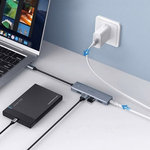 Ugreen USB Type C Sadalītājs - 4x USB 3.2 Gen 1 ar USB-C barošanas pieslēgvietu pelēks (CM219 70336)