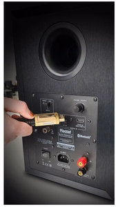 Magnat Monitor Reference 2A active columns 2-way speaker