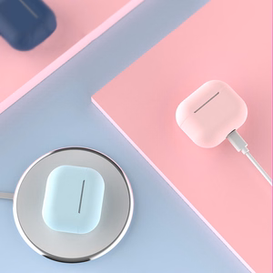 Чехол для AirPods 2 / AirPods 1 силиконовый мягкий для наушников розовый (Case C)