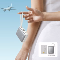 Joyroom JR-PBF27 10000mAh 22.5W portatīvais lādētājs ar iebūvētiem USB-C un Lightning kabeļiem - balta