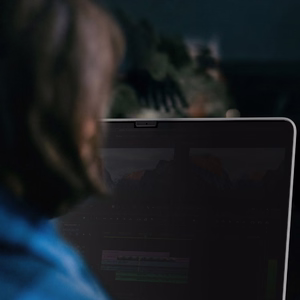 AmazingThing Radix MagPrivacy plēve MacBook Neo 13"