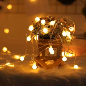LED virtene 1,5M (10 LED spuldzītes) USB balkonam, bumbiņas, silti balta
