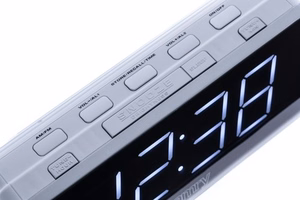 Camry CR 1156 – clock radio with alarm, white/black