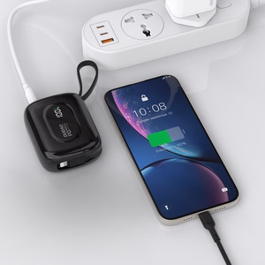 Dudao K32 22.5W 10000mAh portatīvais lādētājs ar iebūvētu USB-C / Lightning kabeli - melna